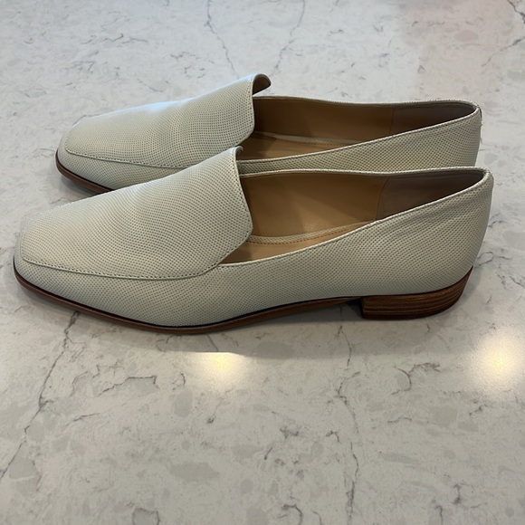 *BRAND NEW* Vince Camuto Brynna Slid On Loafer size 9 Women’s - Picture 5 of 8